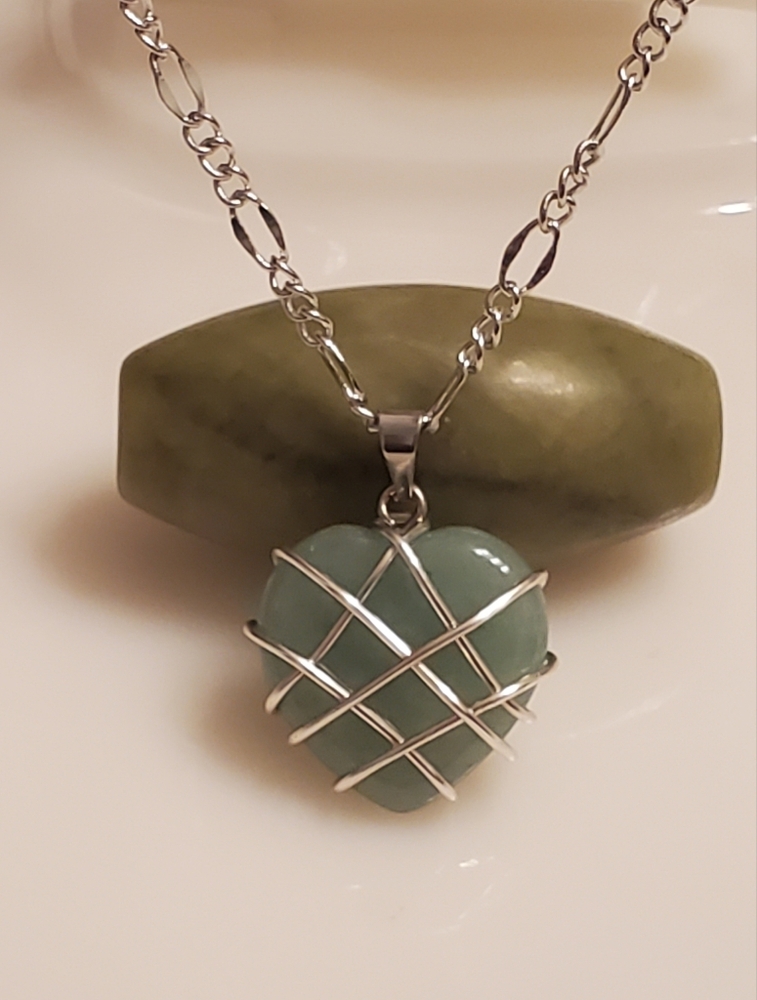 D2 Green Heart w/ Figaro Necklace - Picture 4 of 6
